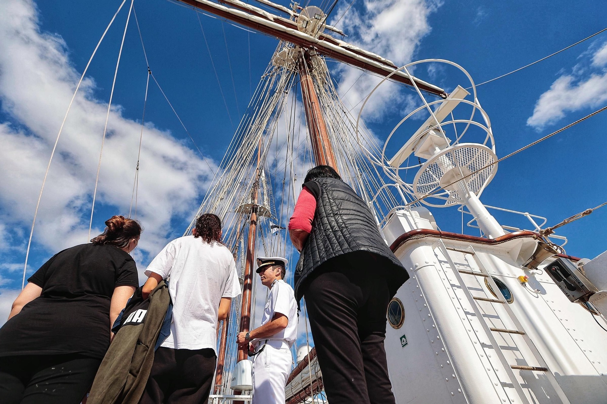 Queues outside the Juan Sebatián Elcano, the ship on which Princess Leonor was trained