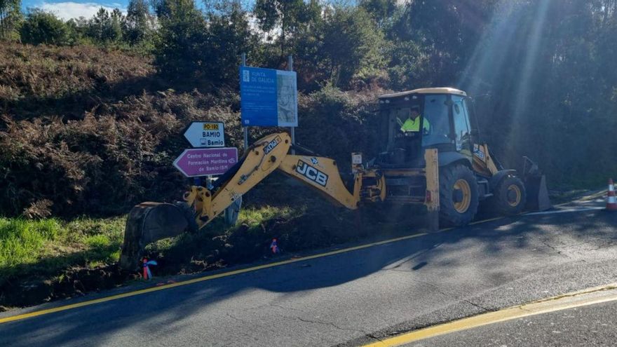 Imagen de archivo de las obras de la Xunta para la senda de Bamio a Carril. | FdV