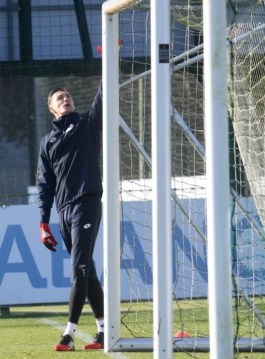 El Dépor respira tras vencer (2-0) en el partido contra el Osasuna.