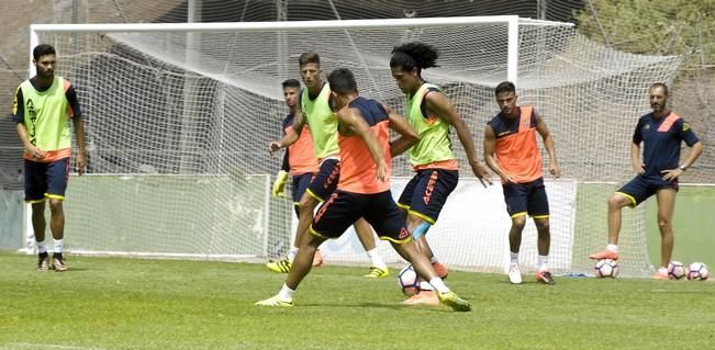 ENTRENAMIENTO DE LA UD LAS PALMAS Y ENTREVISTGA ...