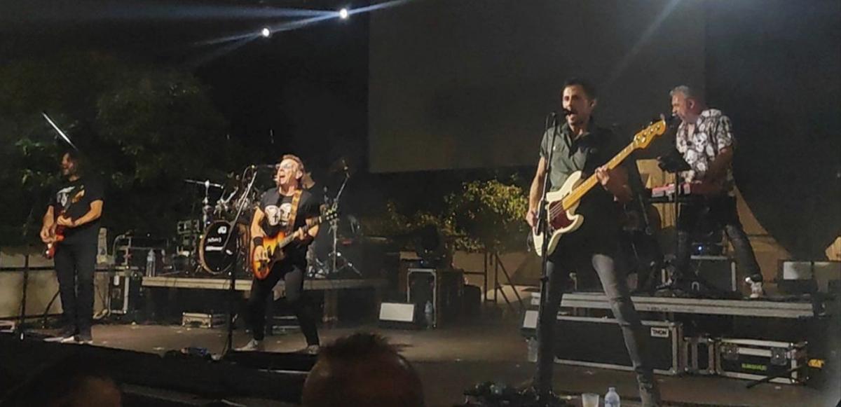 La banda de Rock Tako ofreció un concierto dentro de su gira ‘40 años’.