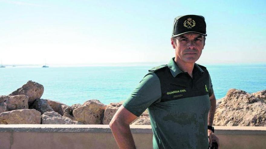 Francisco Córdoba, capitán del Servicio Marítimo de la Guardia Civil: «Los chárteres y motos de agua concentran la mayoría de denuncias en las costas de Balears»