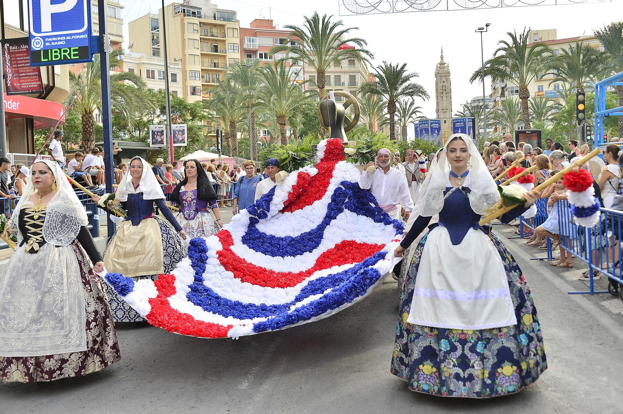 ofrenda de flores a la Virgen del Remedio
