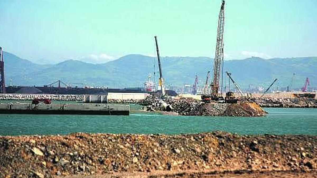 Una imagen del superpuerto cuando aún estaba en obras.