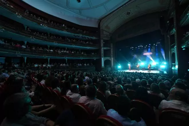 Café Quijano repasa en el Gran Teatro 25 años de éxitos