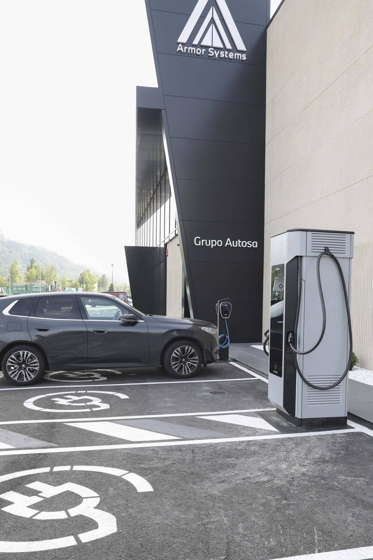 Estación de recarga eléctrica ultrarrápida