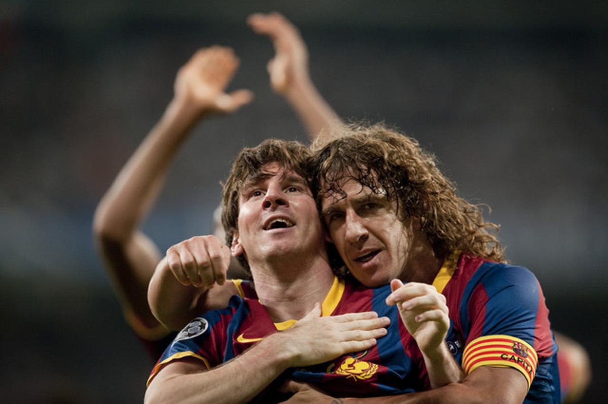 Messi i Puyol celebren el primer gol de l’argentí en el partit d’anada de la semifinal de la Champions.