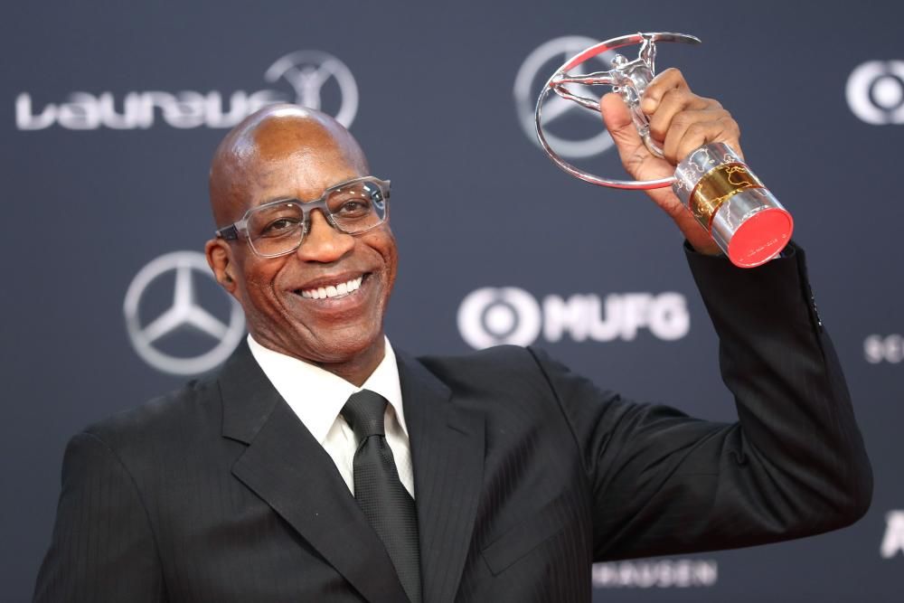 El exatleta estadounidense Edwin Moses.