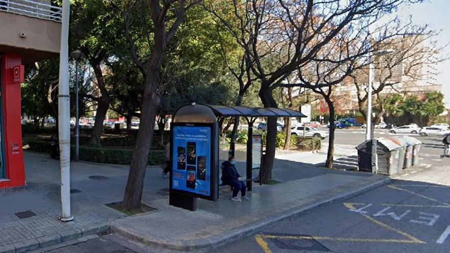 La agresión se produjo a medianoche en el cruce de la calle Valle de la Ballestera con la avenida Pío XII.