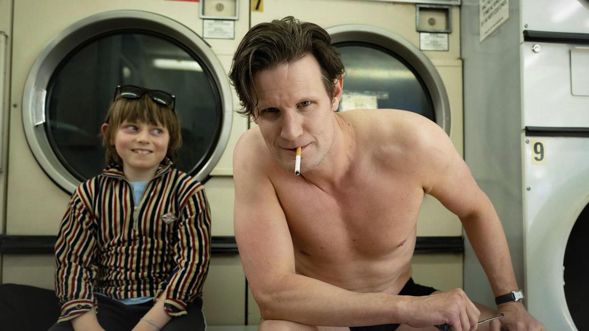 Rafael Mathé (Bunny Jr.) y Matt Smith (Bunny) en una imagen promocional de 'The death of Bunny Munro'