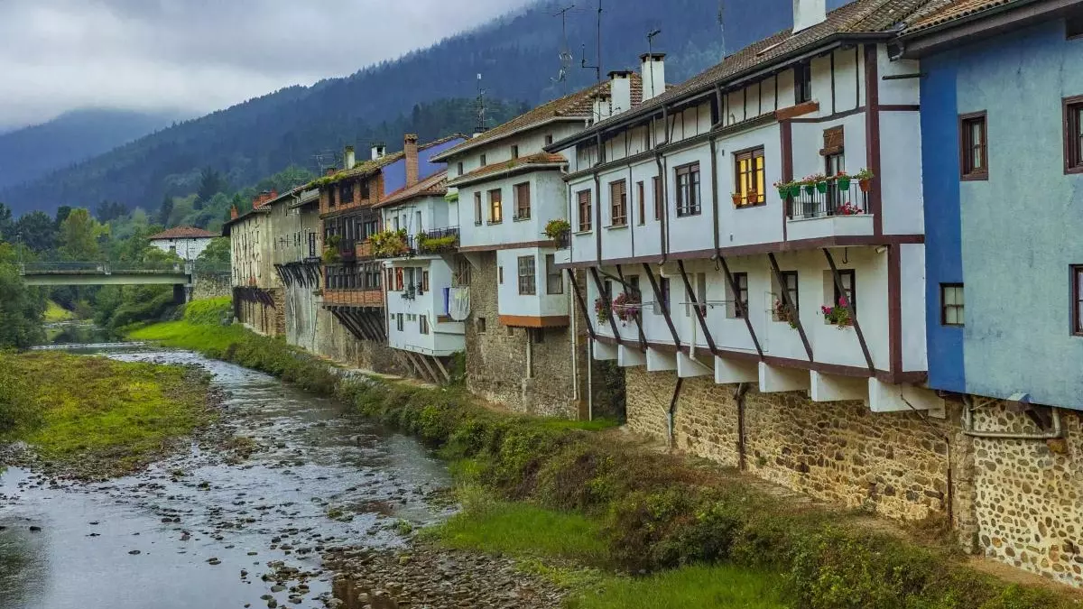 Tradiciones, cascadas y mitología en el corazón de Gorbeia