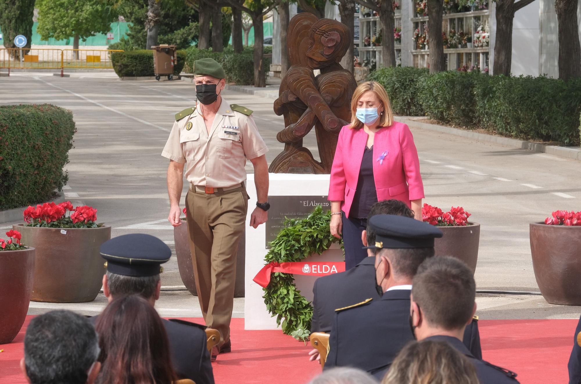 Así ha sido el homenaje a los 111 fallecidos por covid en Elda