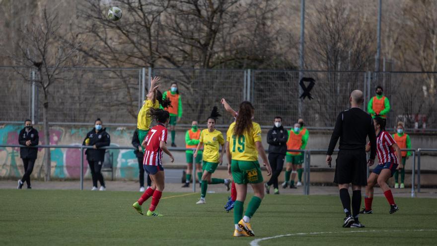 Lance del encuentro entre Caja Rural Amigos del Duero y Atlético de Madrid C