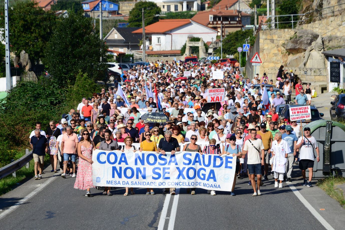 Moaña planta el grito en la calle: "Coa nosa saúde non se xoga"