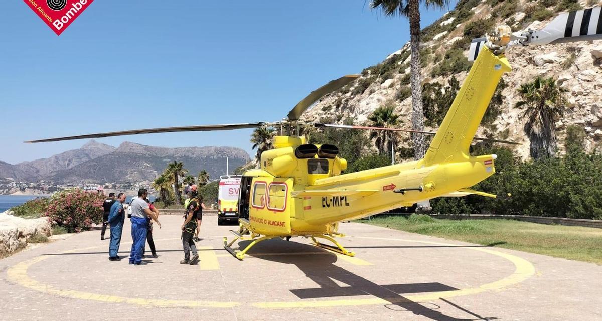 Imagen de archivo del helicóptero de rescate en la helisuperficie del Penyal d'Ifac