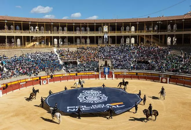 La Policía Nacional conmemora su 200 Aniversario con una exhibición en la Plaza de Toros de Alicante