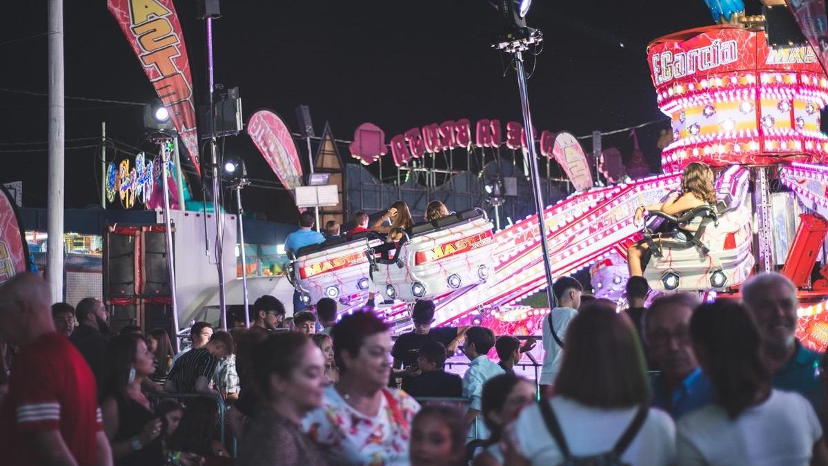 Los cacharritos son uno de los grandes reclamos durante los días de feria.