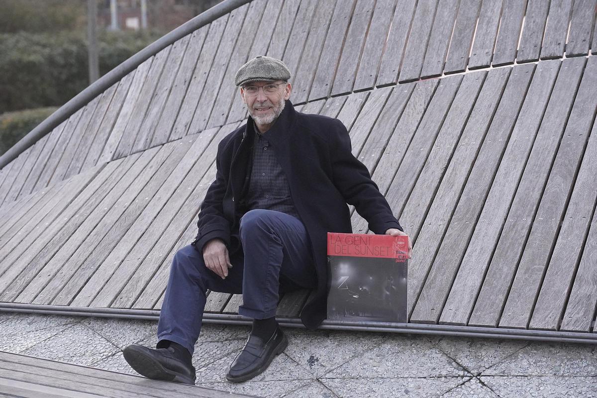 Grabalosa, mostrant el disc que han enregistrat