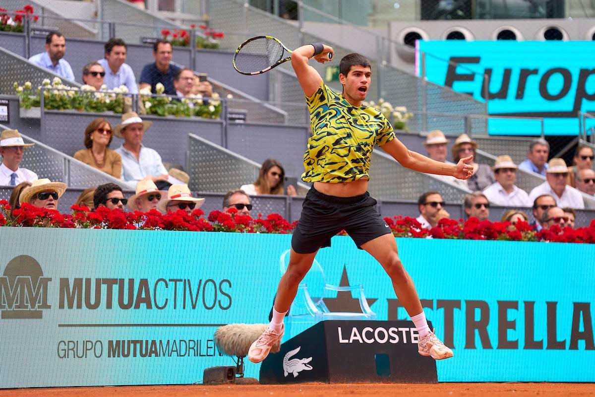 Carlos Alcaraz, durante su partido ante Kachanov en el Mutua Madrid Open.