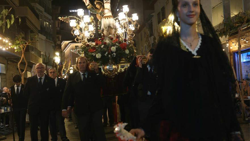 Fervor por Sant Jaume en Benidorm con la tradicional procesión por el Casco Antiguo