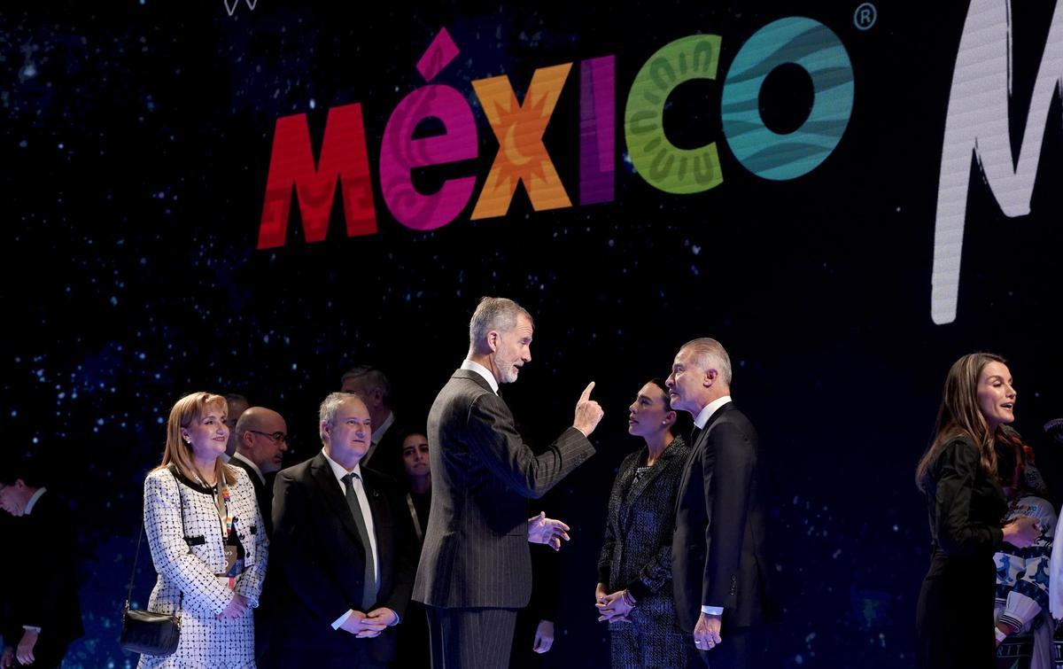 Los reyes Felipe VI y Letizia en la inauguración de Fitur 2026.