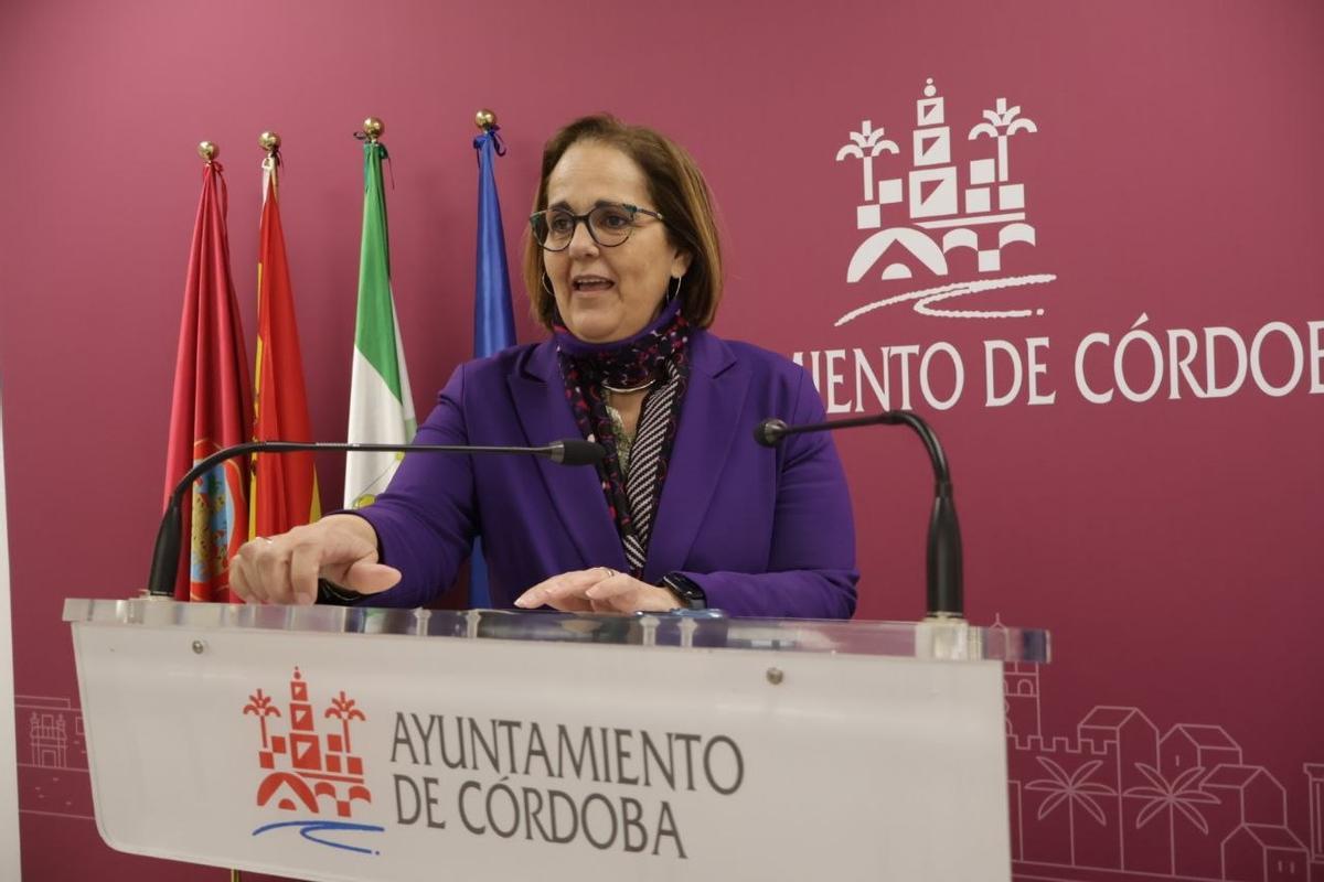 La concejala Blanca Torrent explica los detalles del convenio.