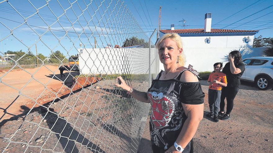 La otra cara de las obras del tren a PortCastelló: «La incertidumbre de no saber qué va a pasar con mi casa no me deja dormir»