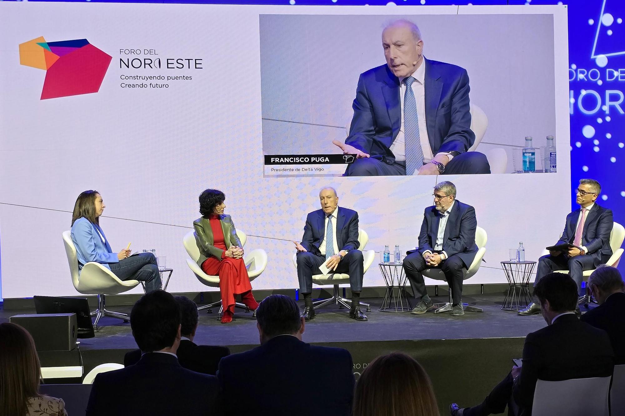 El poder político y empresarial se cita en Santiago