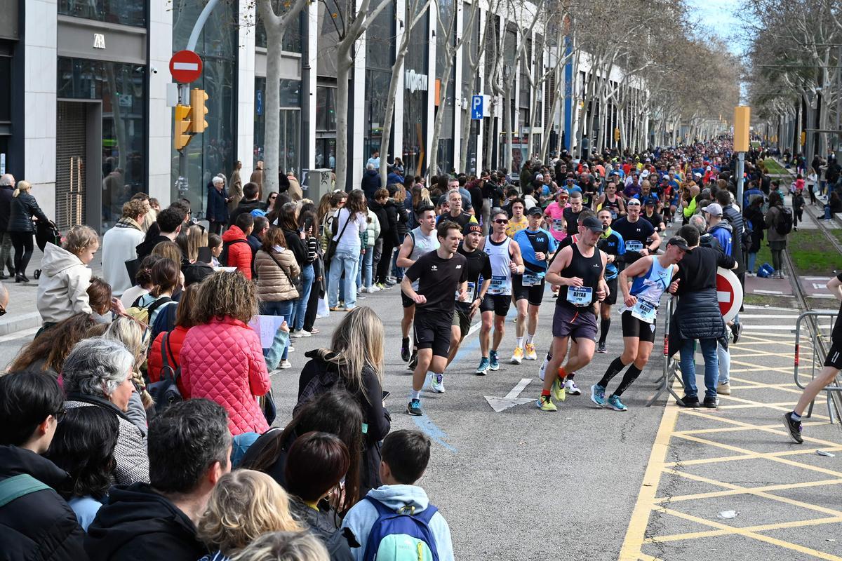 ¿Has participado en la Marató de Barcelona 2024? ¡Búscate en las fotos¡