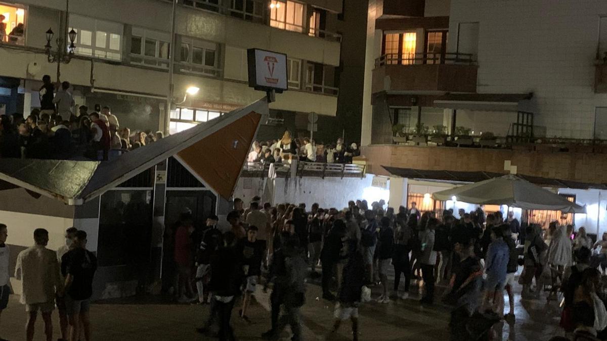 Botellón en el Carnaval de Luanco