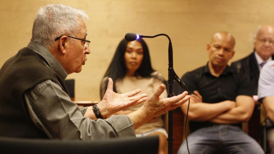 El mossèn durant la seva declaració a la sala de jurats de l&#039;Audiència Provincial de Girona · Marc Martí