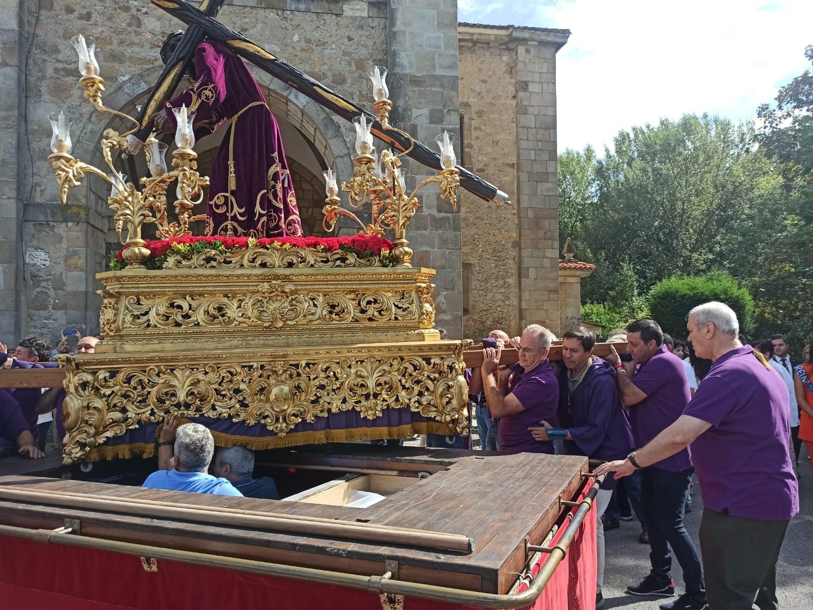 Todas las imágenes del Ecce Homo: así fue la multitudinaria y emocionante procesión en Noreña