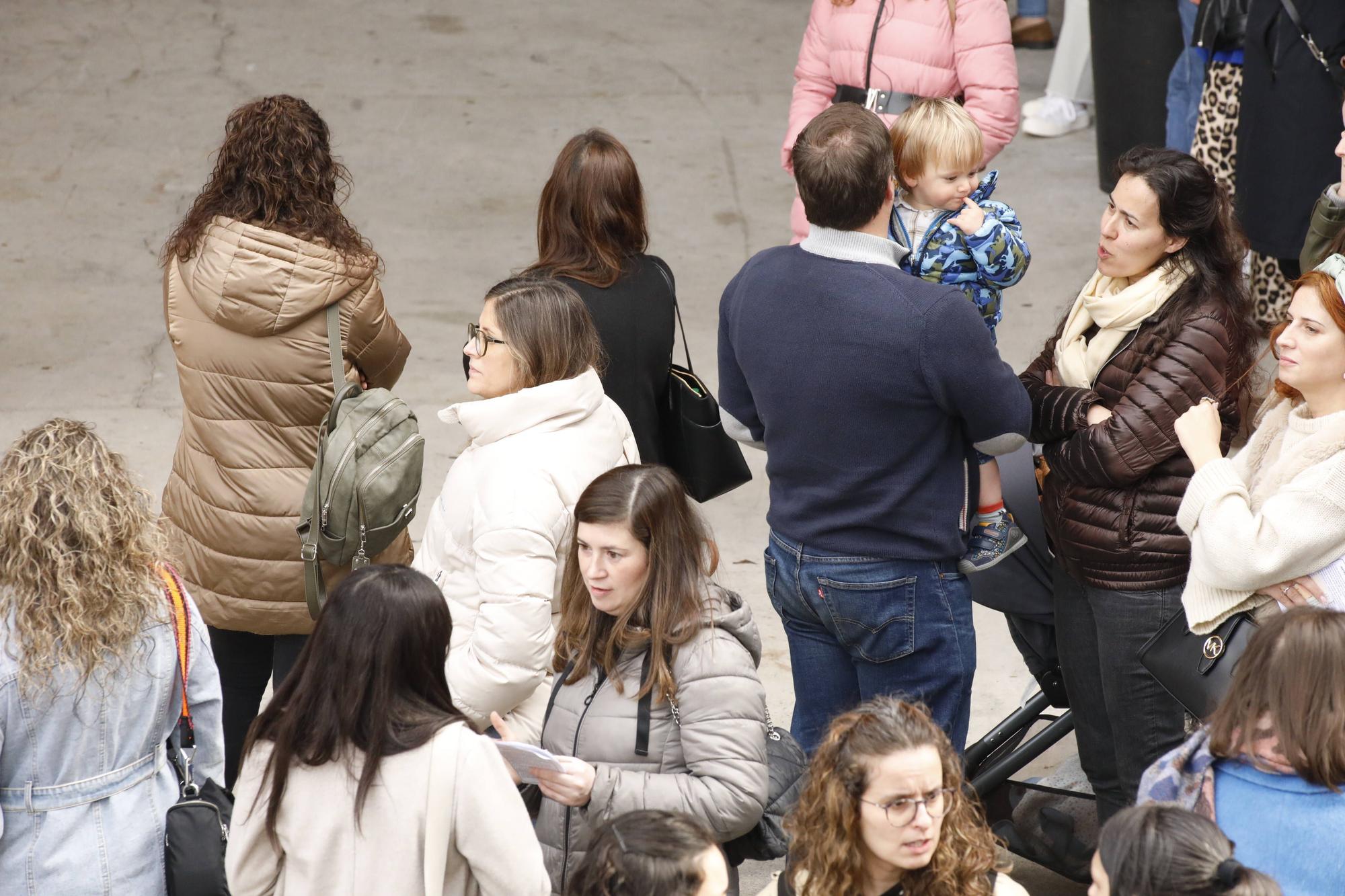 Miles de personas participan en la macrooposición de la sanidad pública asturiana.