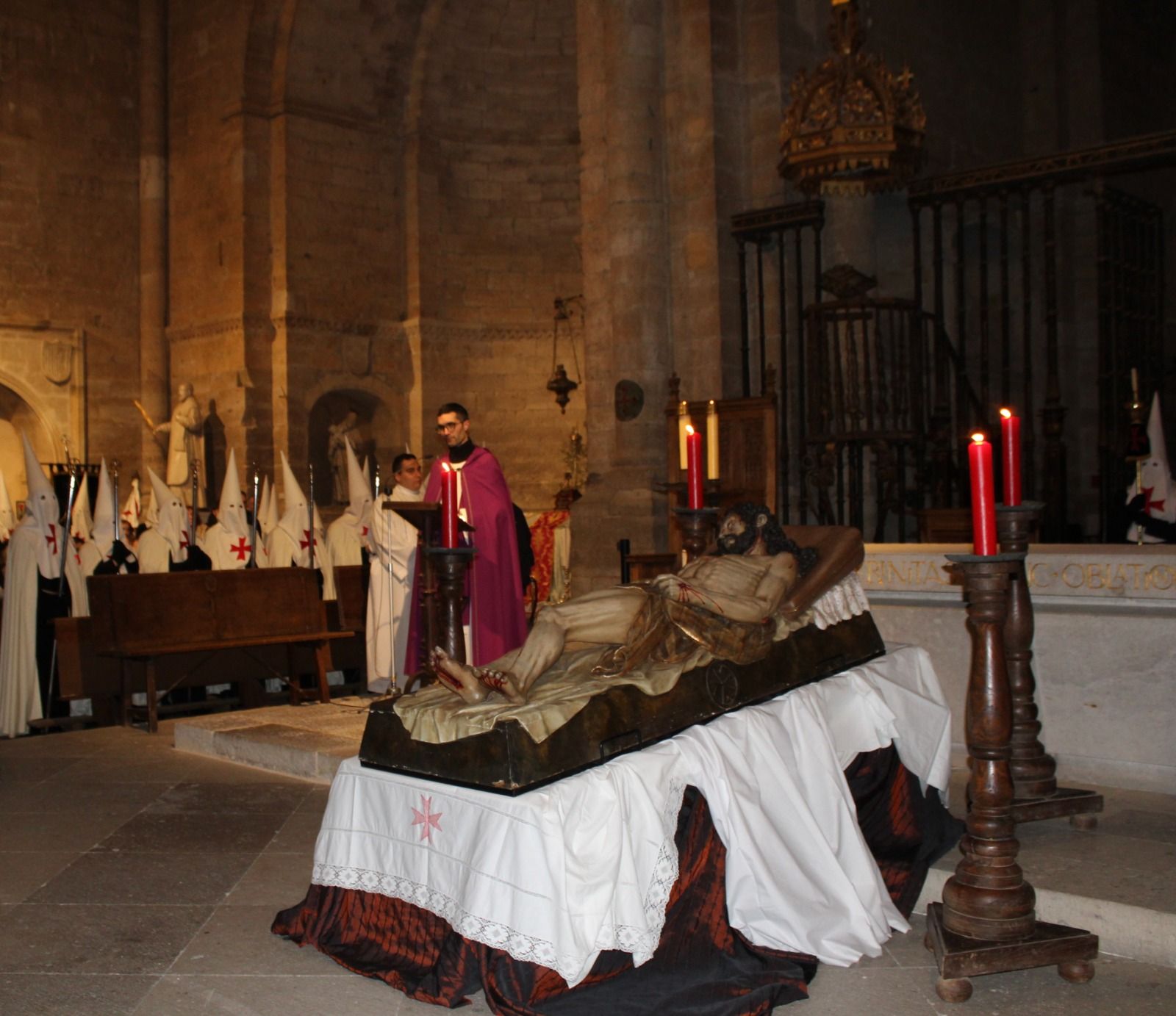 GALERÍA | Toro revive la esencia del Miércoles Santo en la Colegiata