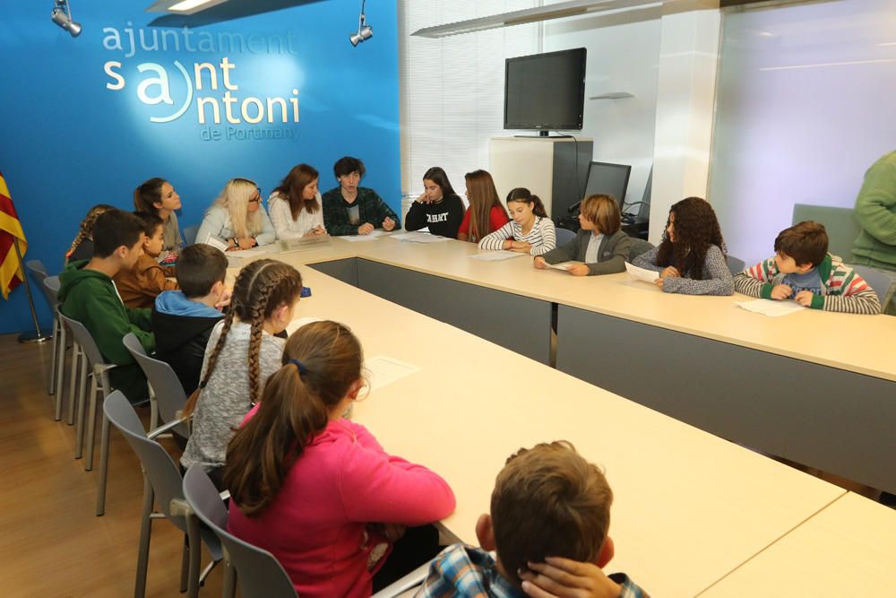 Estudiantes de 6º de Primaria y 1º de Secundaria de Sant Antoni analizan esta práctica y plantean soluciones.