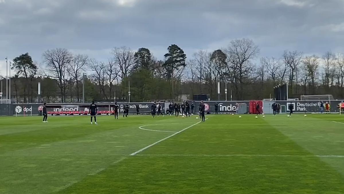 El Eintracht de Frankfurt entrenan antes de recibir al Barça