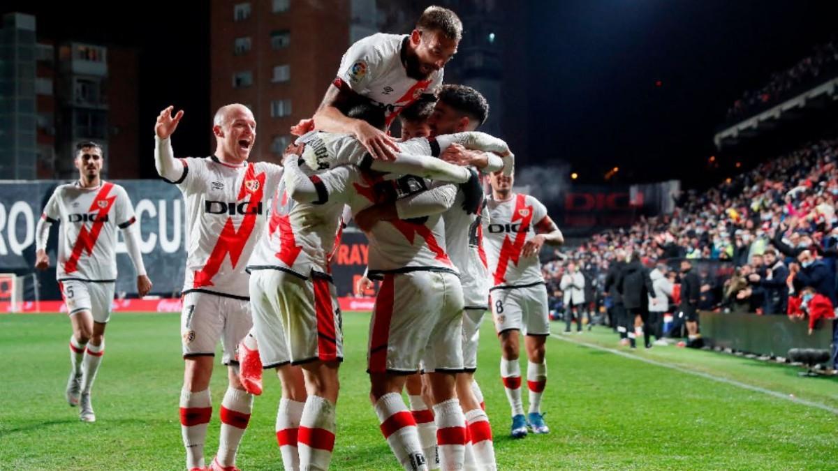 Los jugadores del Rayo celebran uno de los goles ante el Mallorca