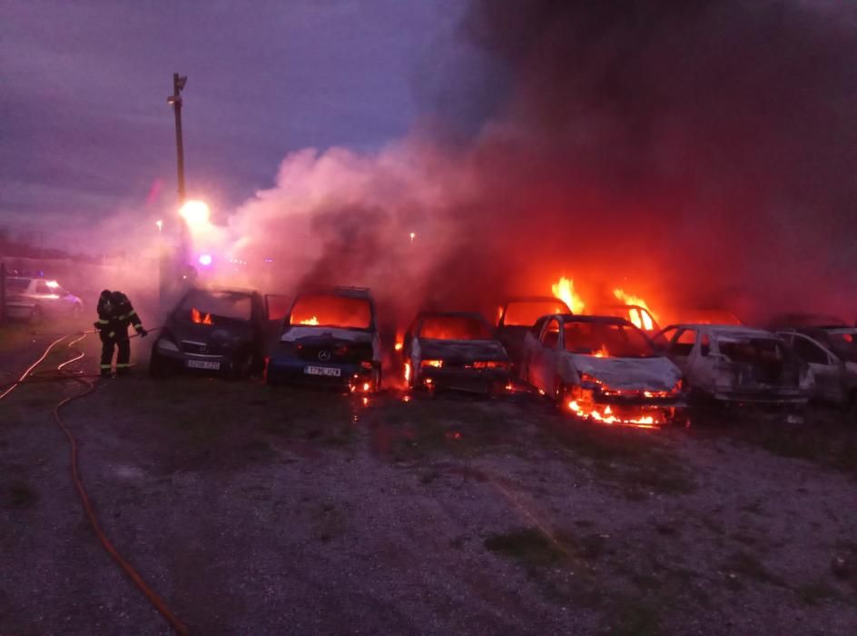 Incendio en el depósito de la Policía Local de Sant Josep