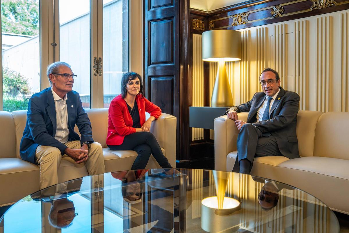 Silvia Orriols (Aliança de catalana) y Jordi Rull (Junts), partidos que han puesto la cuestión sobre la mesa. Silvia Orriols (Aliança de catalana) y Jordi Rull (Junts), partidos que han puesto la cuestión sobre la mesa.