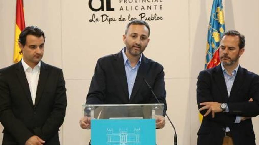 La oposición se queja de que la gestión provincial es un arma «al servicio del PP»