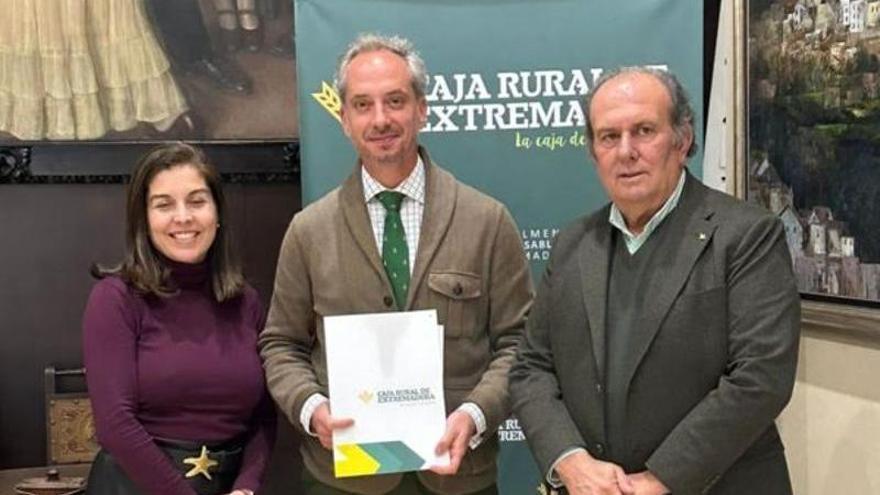 Caja Rural de Extremadura y Fedexcaza renuevan su colaboración