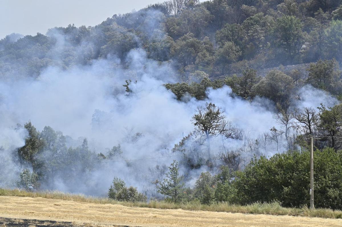 En imágenes | El incendio de las Cinco Villas asciende ya a 12.600 hectáreas y seis pueblos continúan evacuados