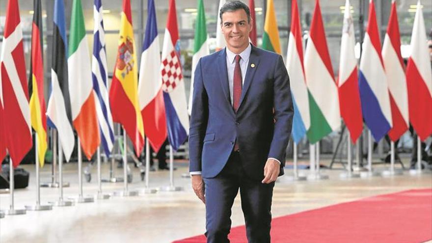 Pedro Sánchez trata de persuadir a Rivera con presión y cesiones