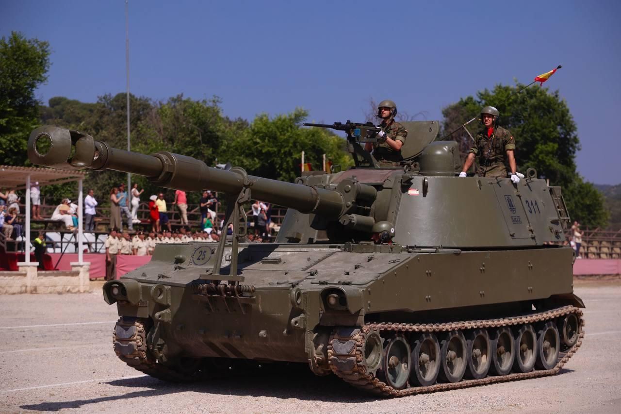 La BRI X celebra su 40º aniversario con una parada militar