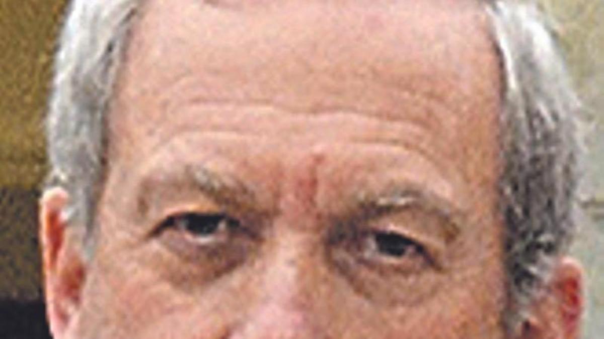 LEOCADIO REDONDO ESPINA, CRONISTA OFICIAL DE NAVA.
