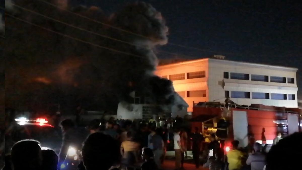 Incendio en el Hospital Universitario de Al Huseín, en Nasiriya, Irak.