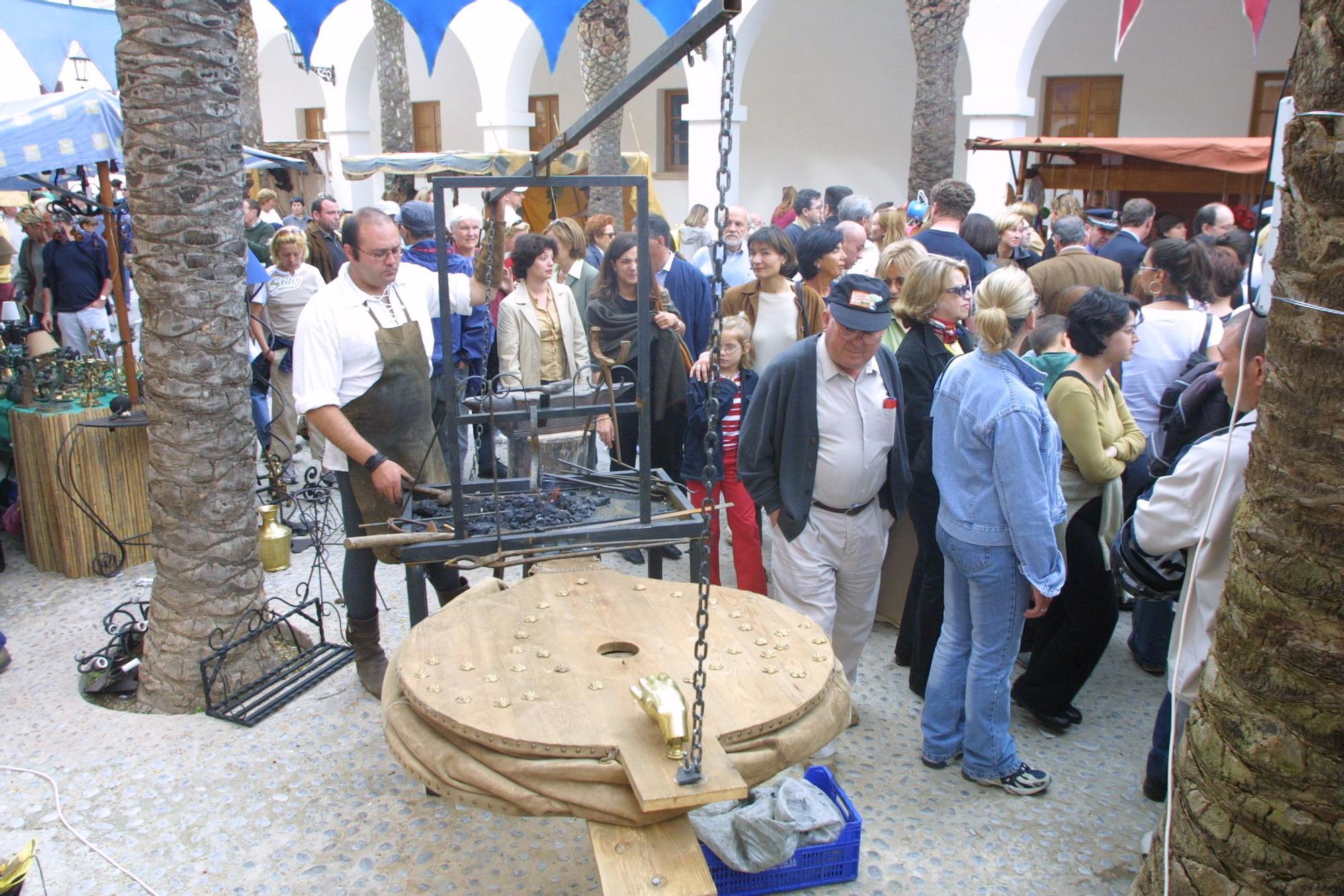 Edición de 2002 de la Feria Medieval de Ibiza.