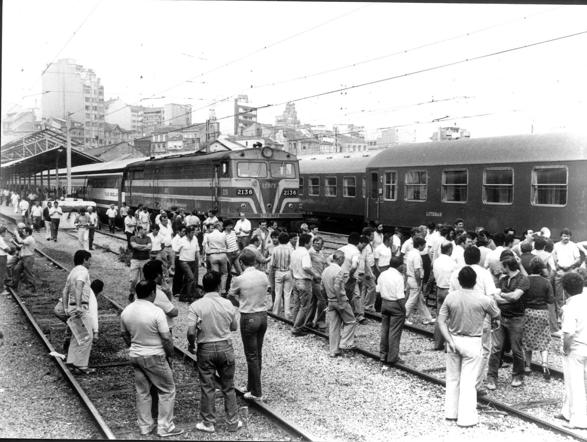 La estación de tren de Urzáiz, un latido para los vigueses y su historia