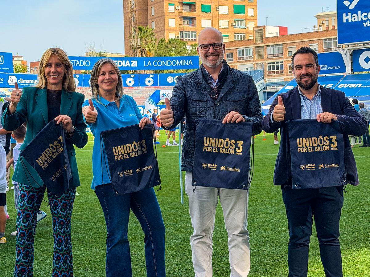 Pilar Torres, Olga García, Pablo Rosique y Álvaro Muñoz, de izquierda a derecha, durante la actividad Unidos por el Balón