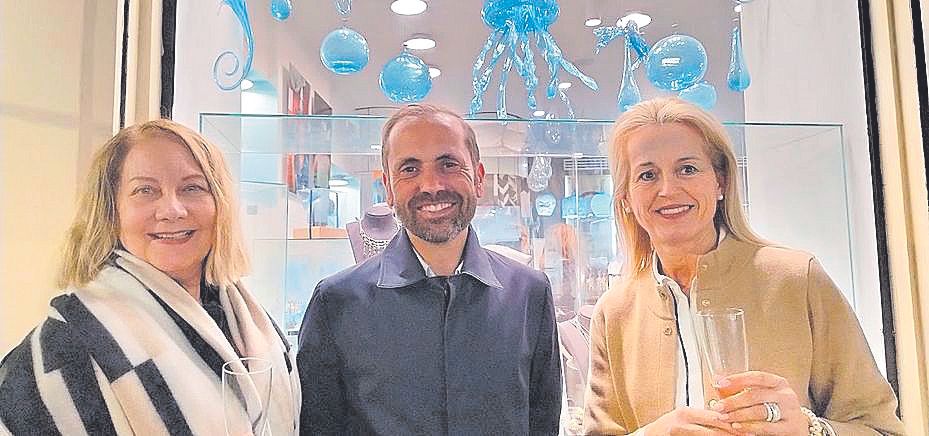 Agueda Ropero, Juan Pérez y Maria Dolors.